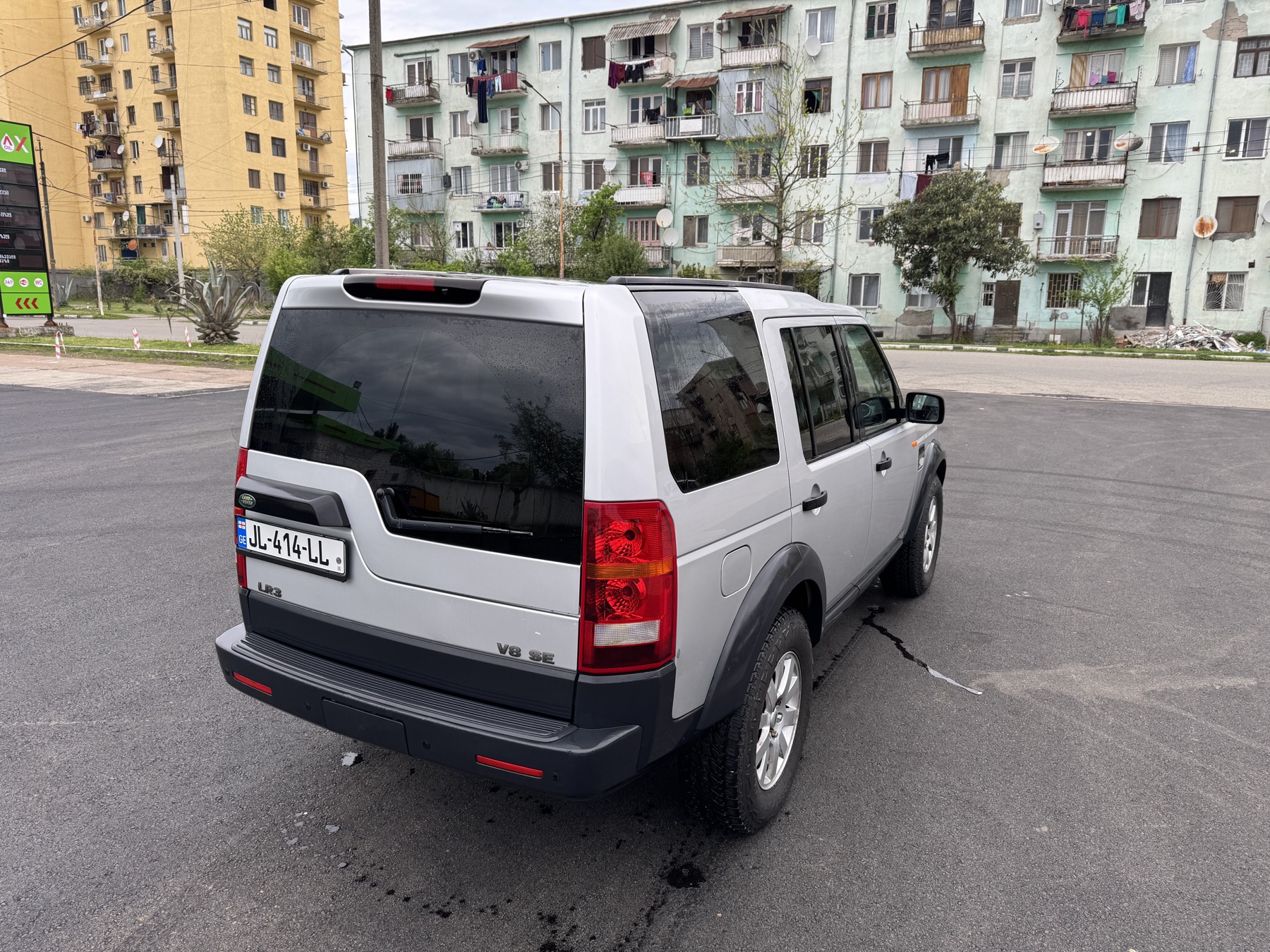 Land Rover LR3 rear three-quarter view
